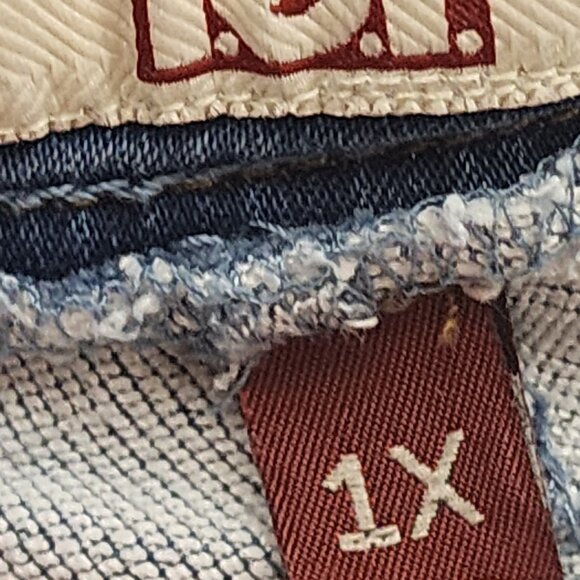 L.E.I. Medium Wash Faux Denim Cotton Poly Elastane Stretch Shorts Jr Plus Sz 1X - Picture 13 of 16